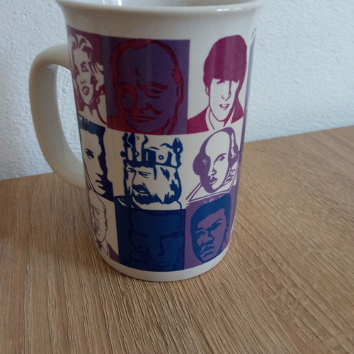 Madame Tussauds Mug from London like new