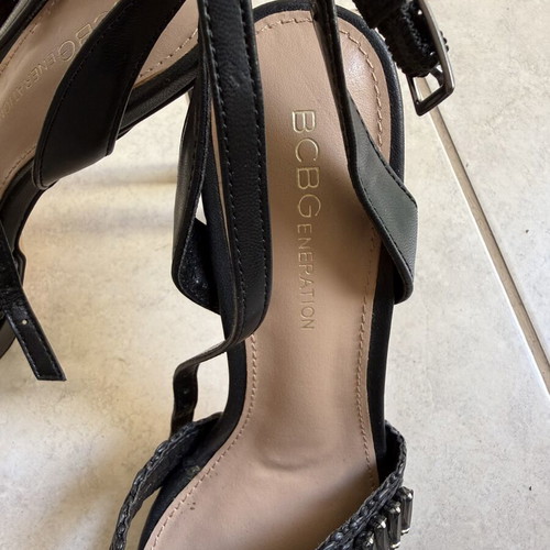 BCBG Maxazria black heels size 36.5 like new