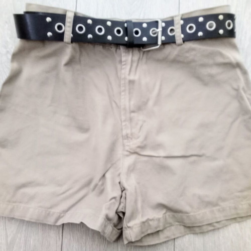 Women's cargo shorts like new, size M, beige with gift belt