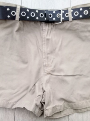 Women's cargo shorts like new, size M, beige with gift belt