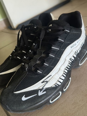 Nike shoes, black and white, size 44