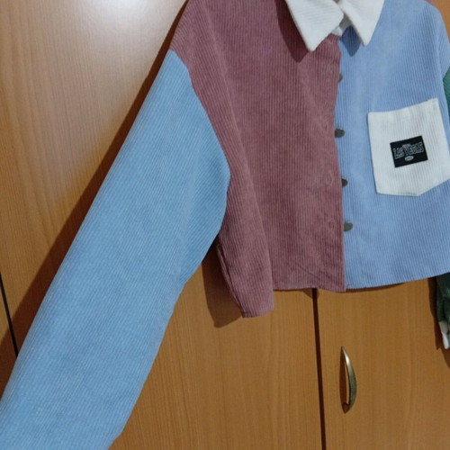 Corduroy shirt multicolor like new, cropped size M