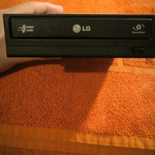 LG Super Multi DVD Rewriter used, model GH22NS30