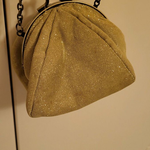 Gold shoulder bag with gold chain