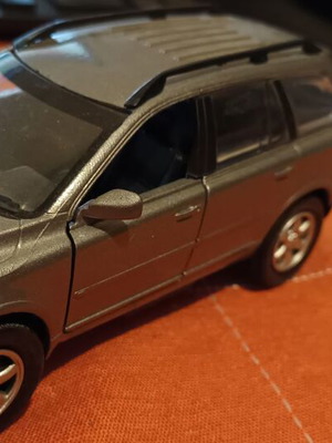Αυτοκινητάκι Volvo XC90 σαν καινούργιο, μήκος 15εκ