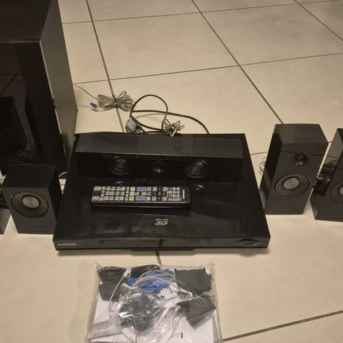 Samsung Home Cinema 5.1 HT-D5550 system with 3D Blu-Ray player