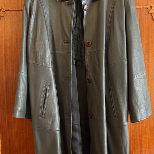 Leather coat size L with lining like new
