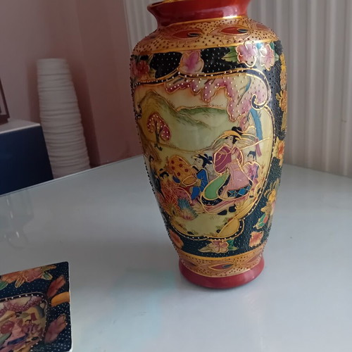 Vase and ashtray like new