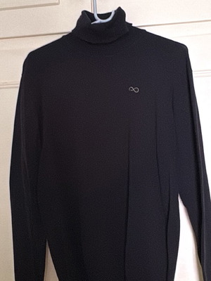 Prince Oliver turtleneck black size L like new
