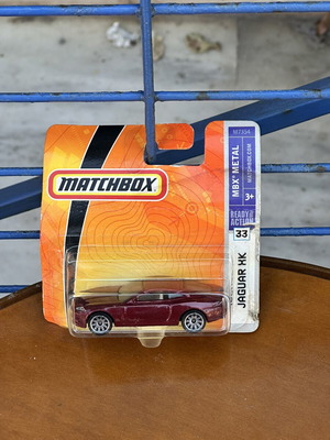 Matchbox Jaguar XK M7354 #33 sealed die-cast car