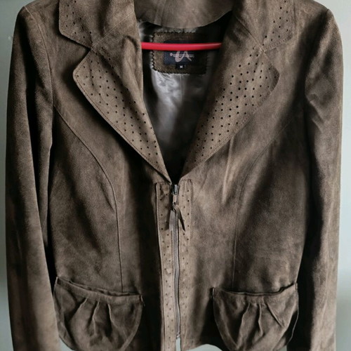 Leather jacket used, short olive with zipper and pockets