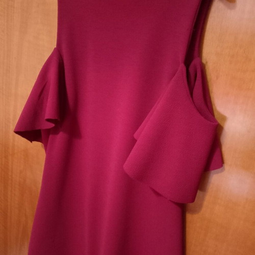 Dress with cold shoulders, burgundy, like new, winter mini