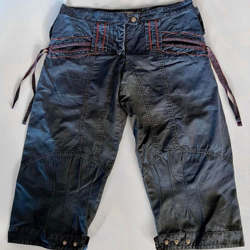 Imperial Capri Pants ¾ used, blue with red stitching, size M