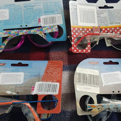 Disney children's sunglasses like new, pack of 4 pairs