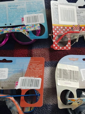 Disney children's sunglasses like new, pack of 4 pairs
