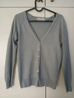 Zara cardigan gray like new, classic with fine knit