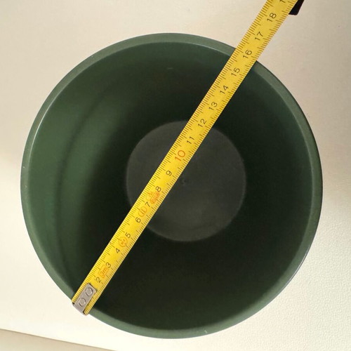 Clay flowerpot caspo new in green color