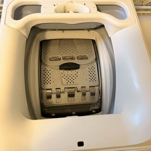AEG Electrolux top loading washing machine like new, 6 kg