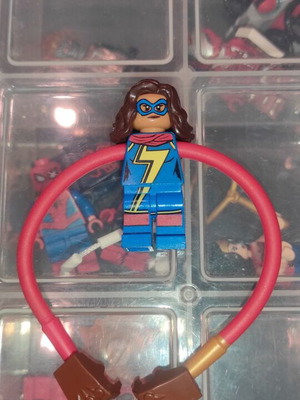Lego Super Heroes Avengers Ms. Marvel (Kamala Khan) used figure with long arms