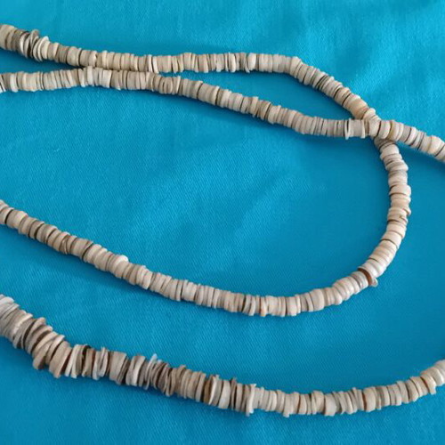 Vintage ostrich egg shell and shell necklace new, beige