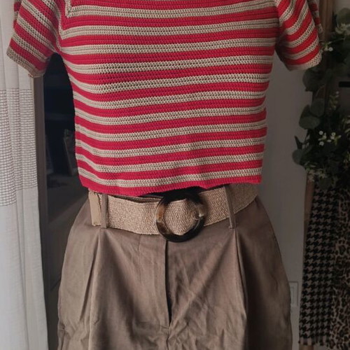 Cropped Vicolo top like new, size S, beige and red
