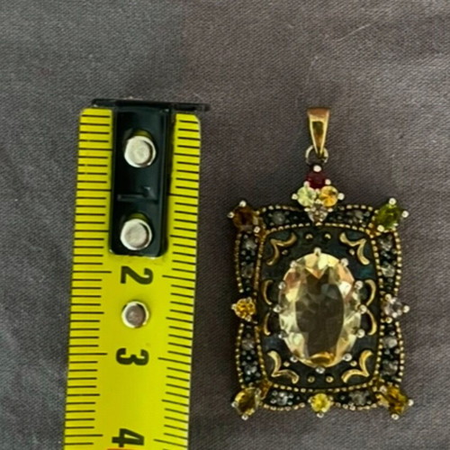 Aristocratic 9K gold and 925 silver pendant with citrine stone like new