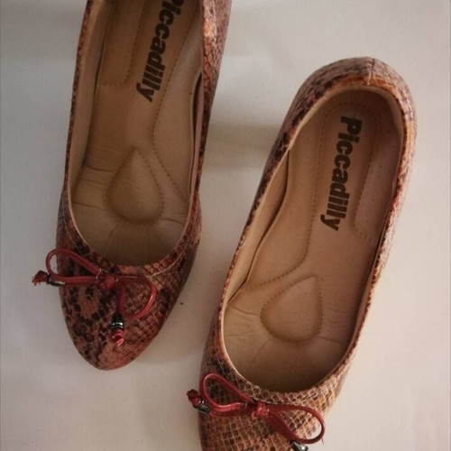 Piccadilly anatomical heels with snake pattern 8cm size 38 like new