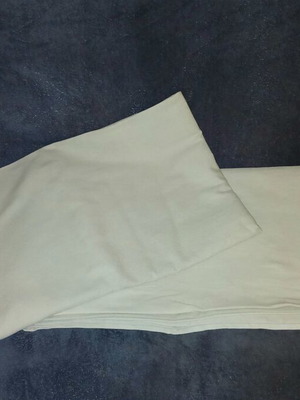 Curtains cream set of 2 like new, hotel quality fabric