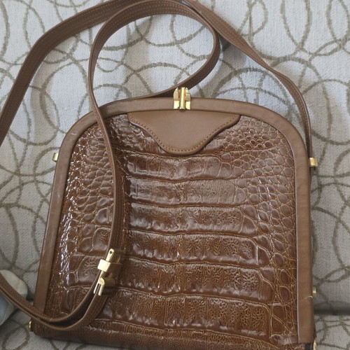 Vintage Almada leather shoulder bag cognac brown from the 80s