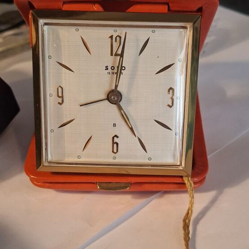 Solo 15 Jewels France travel alarm clock like new, mechanical