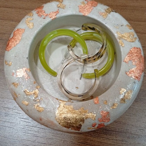 Porcelain jar for tealight or jewelry, new, decorated with gold and bronze leaves