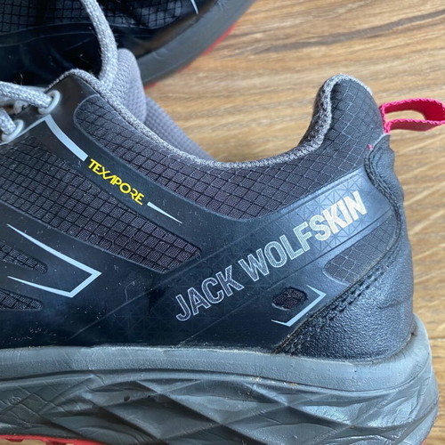 Jack Wolfskin Hiker Low trekking shoes like new, size 42, black and gray