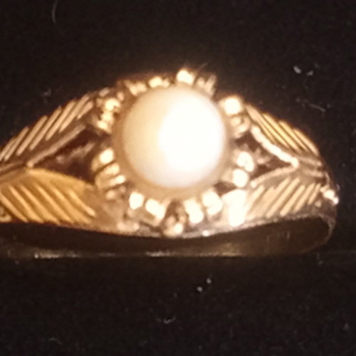 Gold 18k women's ring with pearl used, brand Apefthon