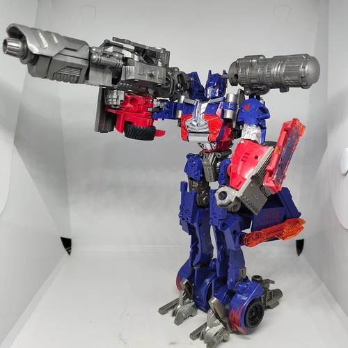 Transformer Optimus Prime collectible figure 18cm like new with box