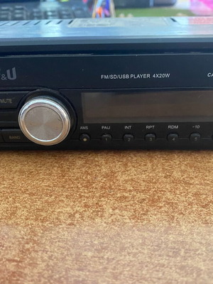 Ράδιο αυτοκινήτου σαν καινούργιο με USB και FM