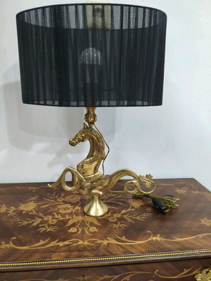 Bronze table lamp like new