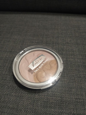 Isadora Face Glow Powder like new face highlighter