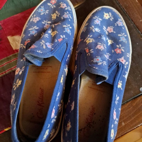 Floral canvas shoes used, size 39