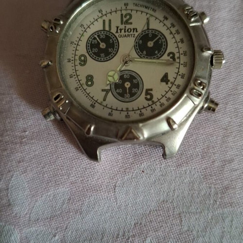 Men's wristwatches used with 5 bracelets and one gift