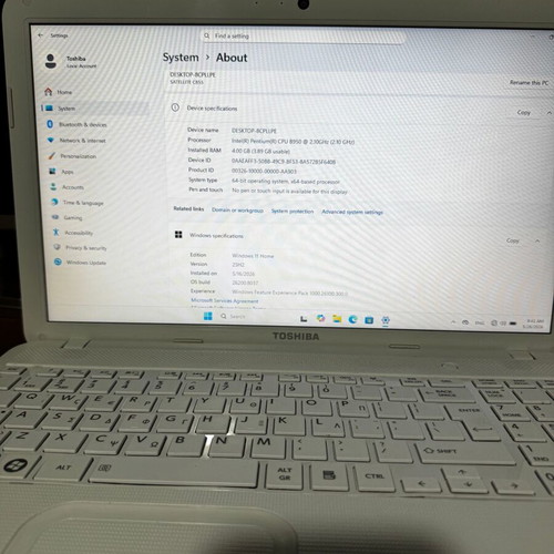 Toshiba Satellite C855 laptop used, Intel Pentium, 15.6 inch HD screen