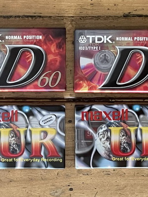 Audio cassettes new, pack of 4 with 2 TDK 60 and 2 Maxell 90