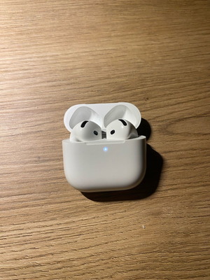 Apple AirPods 4th Gen like new