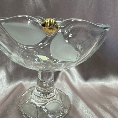 Candy jar like new with sandblasted leaves and gold details
