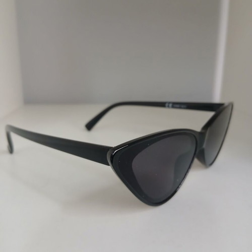 Cat Eye women's sunglasses new, black