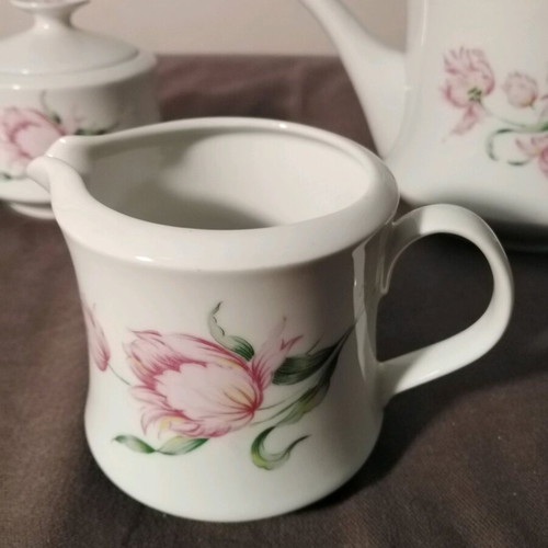 Alfoldi porcelain tea set from Hungary, romantic design