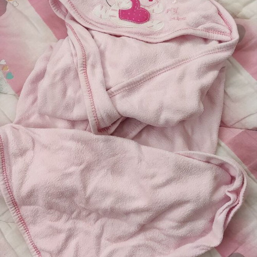 Baby cape bathrobe used, pink color