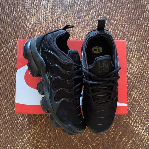 Nike Air Vapormax Triple Black sneakers like new, size 42.5