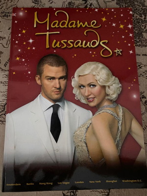 Madame Tussauds London guidebook used, Greek language