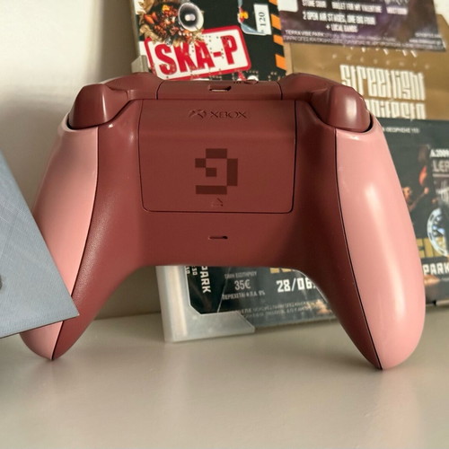 Xbox Wireless Controller Minecraft Pig Special Edition like new