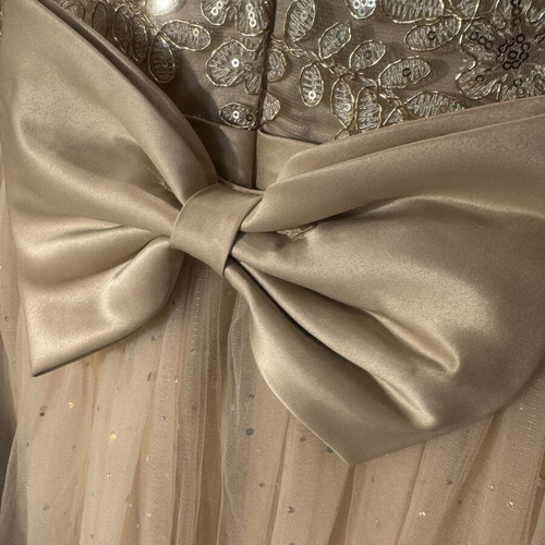 Dress like new, gold color, sizes 122-134 cm, ages 7-9